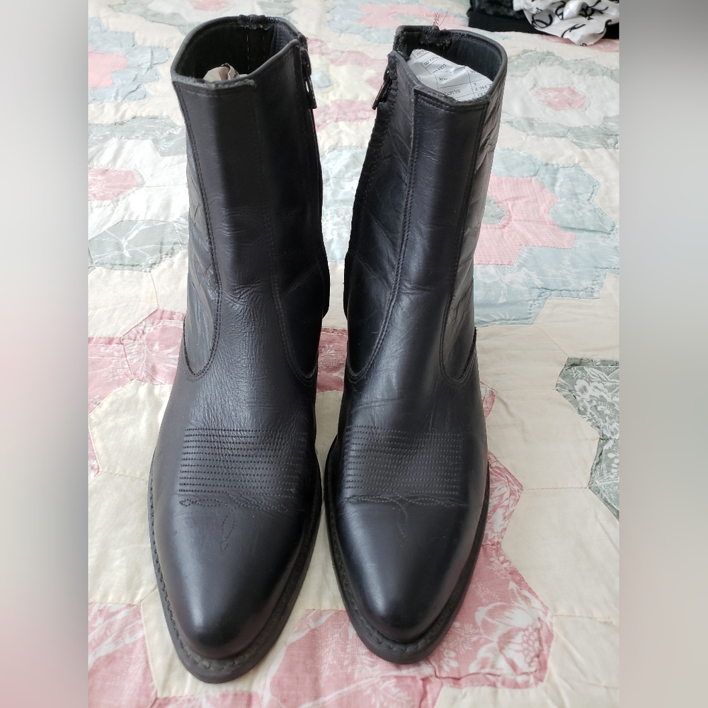 Black Chelsea cowboy Boot size 8.5men 10 women